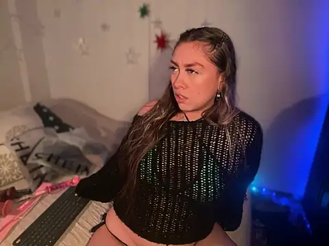 Snapshot of Im_sophiie chatting on January 4, 9:00 am Im sophiie online show from January 4, 9:00 am