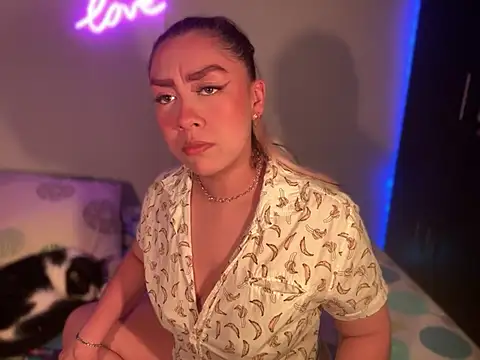 Snapshot of Im_sophiie chatting on January 11, 5:41 am Im sophiie online show from January 11, 5:41 am