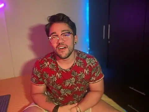 Snapshot of Im_sophiie chatting on January 26, 8:57 am Im sophiie online show from January 26, 8:57 am