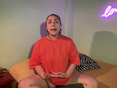 Snapshot of Im_sophiie chatting on February 2, 9:40 am Im sophiie online show from February 2, 9:40 am