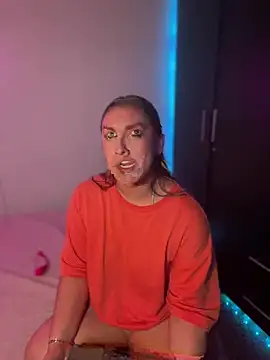 Snapshot of Im_sophiie chatting on February 25, 9:09 am Im sophiie online show from February 25, 9:09 am