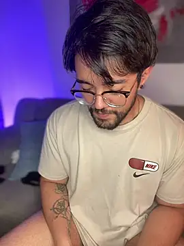 Snapshot of Im_sophiie chatting on March 21, 9:12 am Im sophiie online show from March 21, 9:12 am