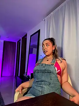 Snapshot of Im_sophiie chatting on September 16, 6:47 am Im sophiie online show from September 16, 6:47 am