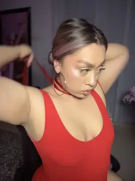 Snapshot of Im_sophiie chatting on October 24, 6:32 am Im sophiie online show from October 24, 6:32 am