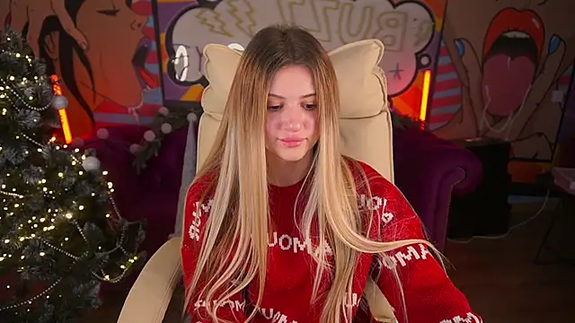 Snapshot of Lili_Danger chatting on December 25, 9:00 pm Lili Danger online show from December 25, 9:00 pm