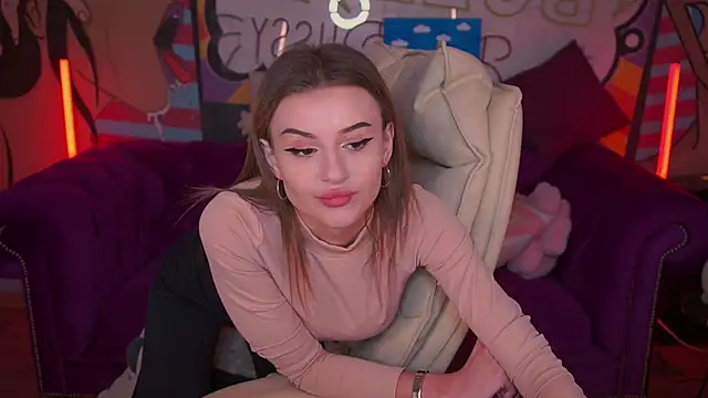 Snapshot of Lili_Danger chatting on February 7, 9:48 pm Lili Danger online show from February 7, 9:48 pm