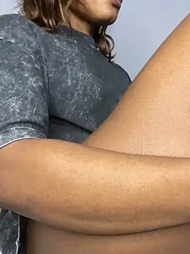  yisela  online show from October 17, 2:15 am