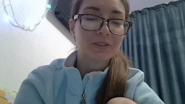 Snapshot of Ashleyspice chatting on December 25, 6:20 am Ashleyspice online show from December 25, 6:20 am
