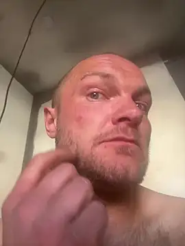 Snapshot of Dannadcz chatting on March 27, 6:41 am Dannadcz online show from March 27, 6:41 am