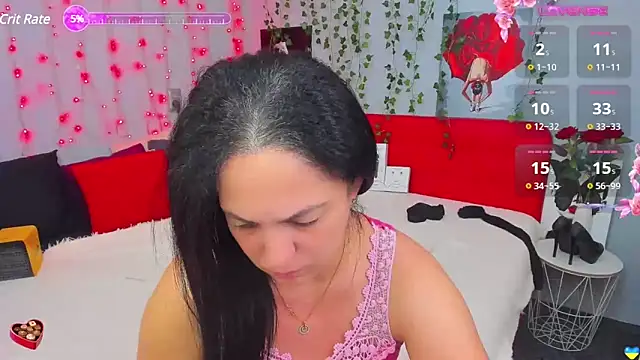 Snapshot of DarlingMilf chatting on December 22, 3:22 am DarlingMilf online show from December 22, 3:22 am