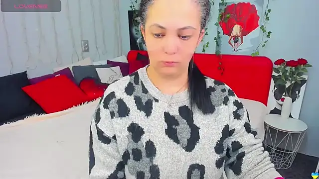 Snapshot of DarlingMilf chatting on December 26, 6:12 pm DarlingMilf online show from December 26, 6:12 pm