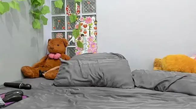 loveley jenny online show from February 3, 9:30 am