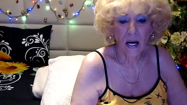HappyWomanOn online show from May 21, 6:31 am