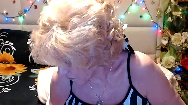 HappyWomanOn online show from May 23, 9:19 pm