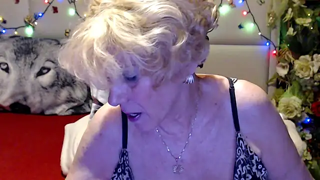 HappyWomanOn online show from May 28, 7:22 pm