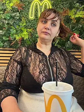 AnneKane online show from April 15, 8:21 am