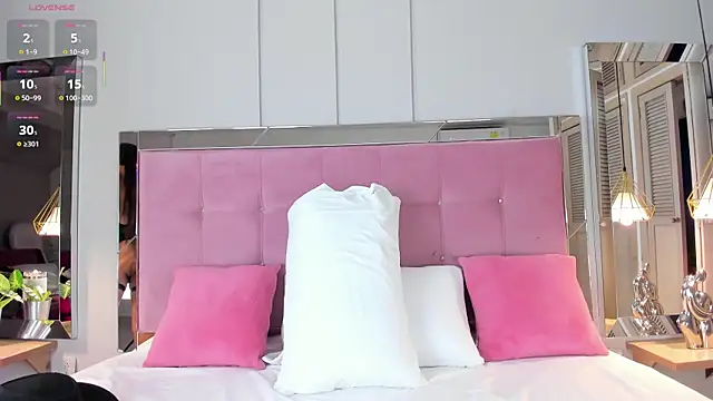 Snapshot of Ahincale chatting on October 24, 7:54 pm Ahincale online show from October 24, 7:54 pm