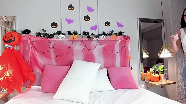 Snapshot of Ahincale chatting on October 31, 7:59 pm Ahincale online show from October 31, 7:59 pm