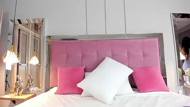 Snapshot of Ahincale chatting on November 4, 7:57 pm Ahincale online show from November 4, 7:57 pm