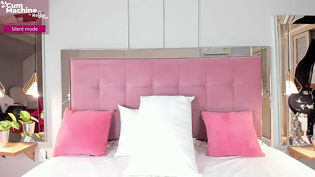 Snapshot of Ahincale chatting on December 1, 7:52 pm Ahincale online show from December 1, 7:52 pm