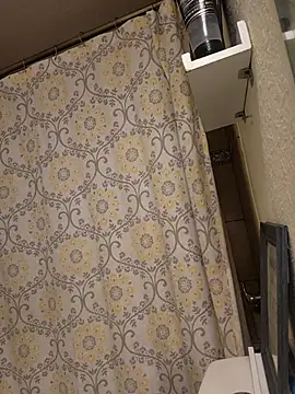 Hotredheadandtoungelasher online show from January 14, 5:13 am