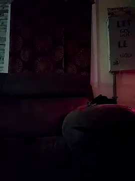 Hotredheadandtoungelasher online show from March 15, 4:40 am