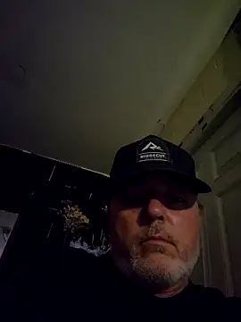 Snapshot of Hotredheadandtoungelasher chatting on April 27, 7:12 pm Hotredheadandtoungelasher online show from April 27, 7:12 pm