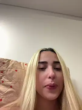 Irisweet  online show from February 12, 5:37 am