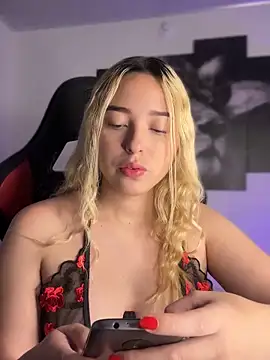 Irisweet  online show from September 18, 2:41 pm