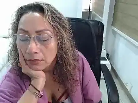 jesy hot online show from February 9, 11:04 pm