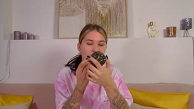 Snapshot of RachelSimpson chatting on March 5, 6:12 pm RachelSimpson online show from March 5, 6:12 pm