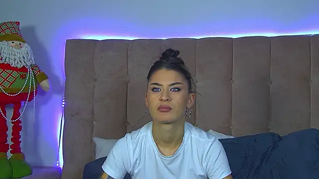 Snapshot of RachelSimpson chatting on December 2, 6:25 pm RachelSimpson online show from December 2, 6:25 pm