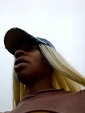 Jasmine FullsShine online show from May 9, 1:05 pm