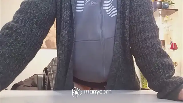 Snapshot of der_dino30 chatting on February 1, 4:44 am der dino30 online show from February 1, 4:44 am