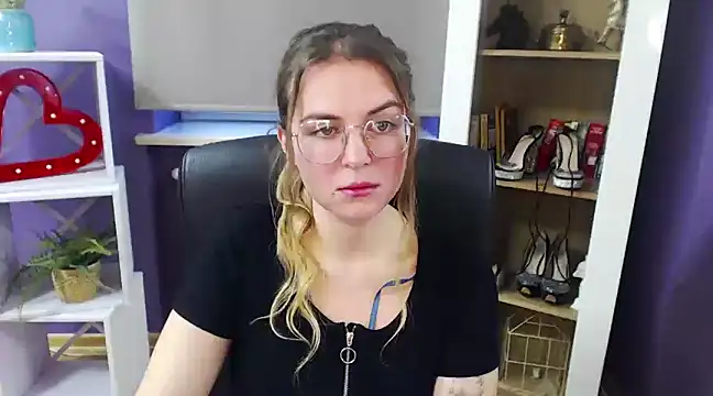 Zoey Erotic online show from December 23, 10:21 am