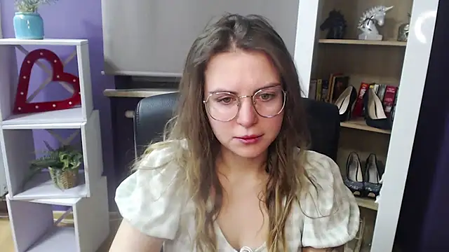 Zoey Erotic online show from February 18, 5:31 am