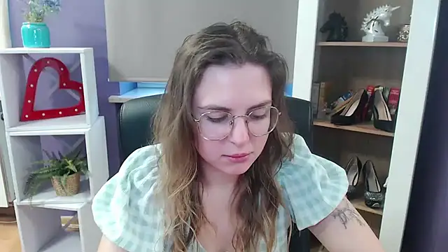 Zoey Erotic online show from March 17, 6:18 am