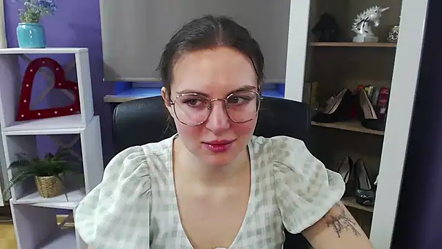 Zoey Erotic online show from March 18, 5:31 am