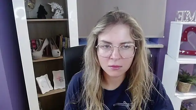 Zoey Erotic online show from September 19, 4:36 am