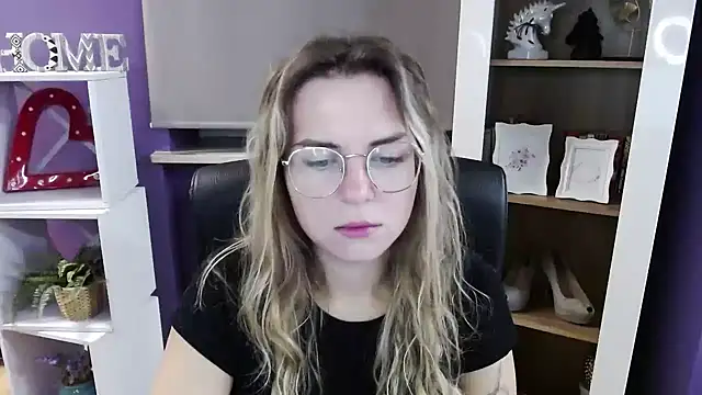 Zoey Erotic online show from October 23, 4:34 am