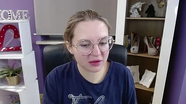 Zoey Erotic online show from November 18, 5:34 am