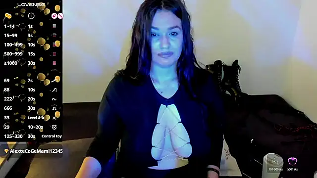 Snapshot of Laura_sinner chatting on June 6, 7:29 pm Laura sinner online show from June 6, 7:29 pm