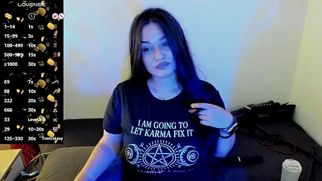 Snapshot of Laura_sinner chatting on June 15, 9:50 pm Laura sinner online show from June 15, 9:50 pm
