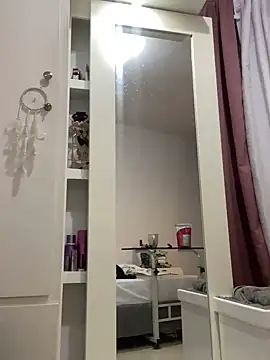 Snapshot of Kataliina chatting on February 18, 2:49 am Kataliina online show from February 18, 2:49 am