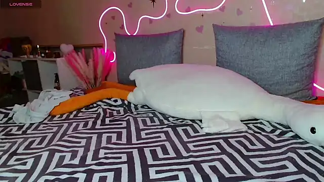 Snapshot of GoldenBaby chatting on December 14, 1:49 pm GoldenBaby online show from December 14, 1:49 pm