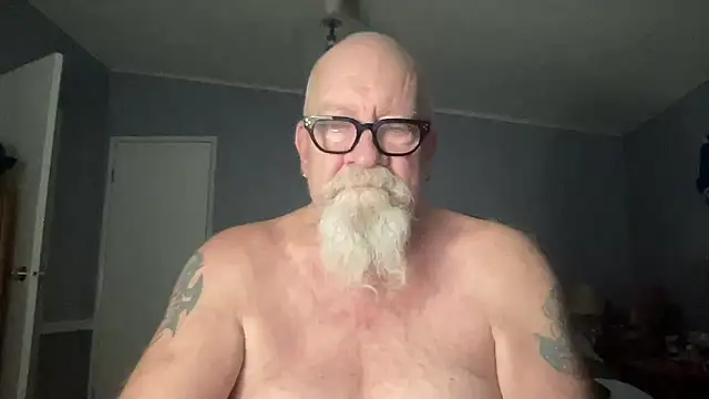 Snapshot of kcbace61760 chatting on January 10, 4:03 am kcbace61760 online show from January 10, 4:03 am