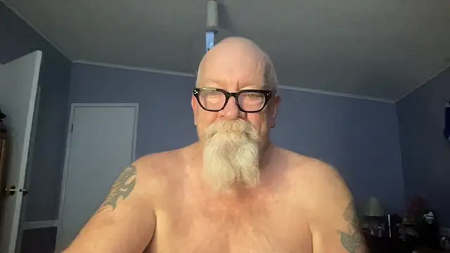 Snapshot of kcbace61760 chatting on January 11, 4:50 am kcbace61760 online show from January 11, 4:50 am