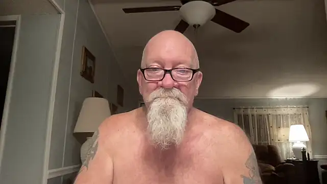 Snapshot of kcbace61760 chatting on January 16, 1:09 am kcbace61760 online show from January 16, 1:09 am