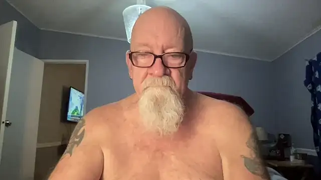 Snapshot of kcbace61760 chatting on February 15, 2:52 am kcbace61760 online show from February 15, 2:52 am