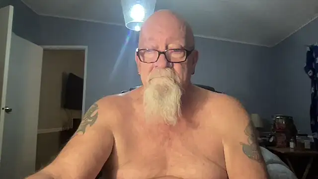 Snapshot of kcbace61760 chatting on February 28, 1:39 am kcbace61760 online show from February 28, 1:39 am